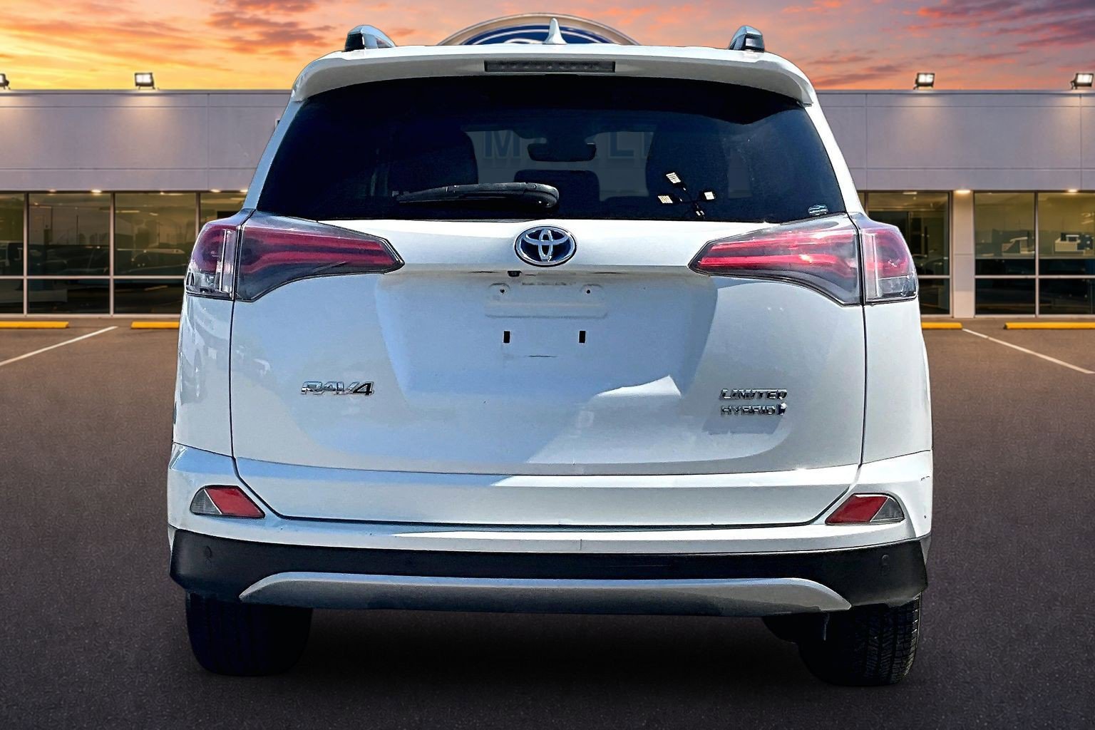 Used 2017 Toyota RAV4 Limited w/ Advanced Technology Package AWD/4WD image 4