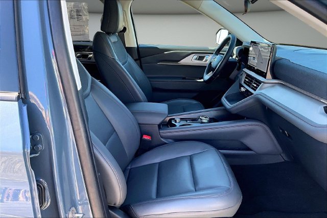 Certified 2026 Ford Explorer Active w/ Active Comfort Package AWD/4WD image 28