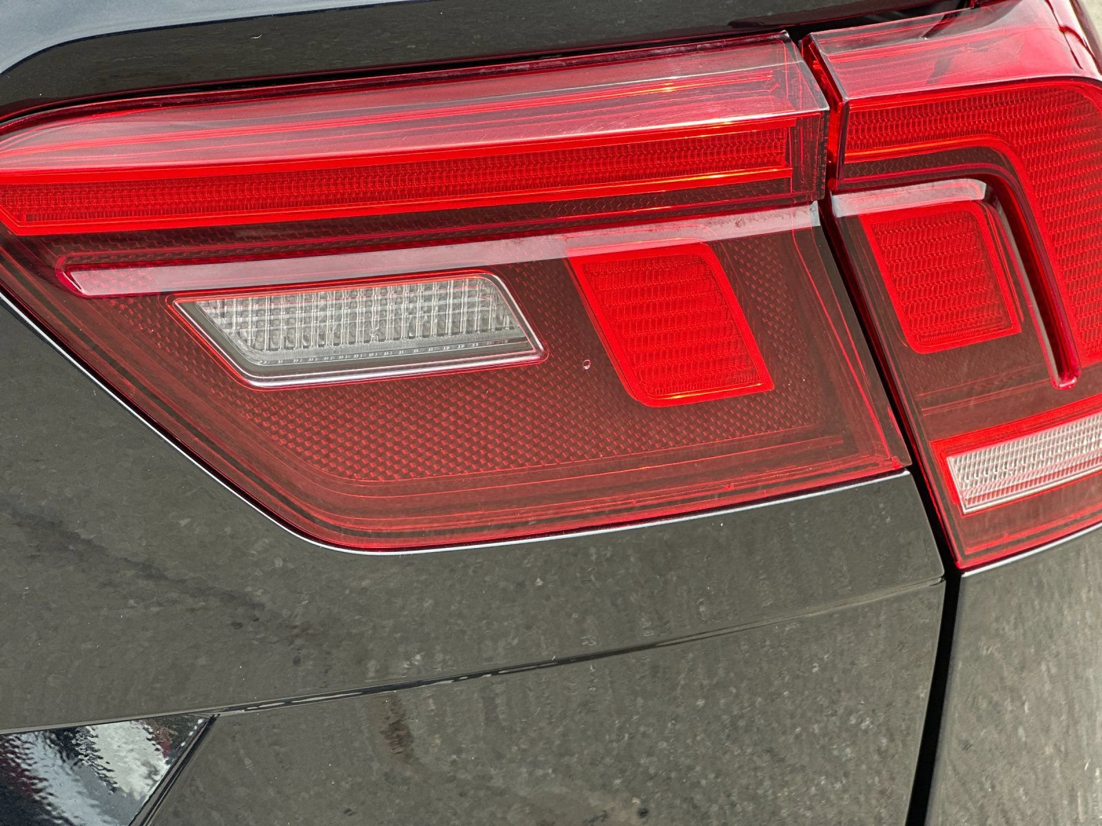 Used 2021 Volkswagen Tiguan S FWD image 39