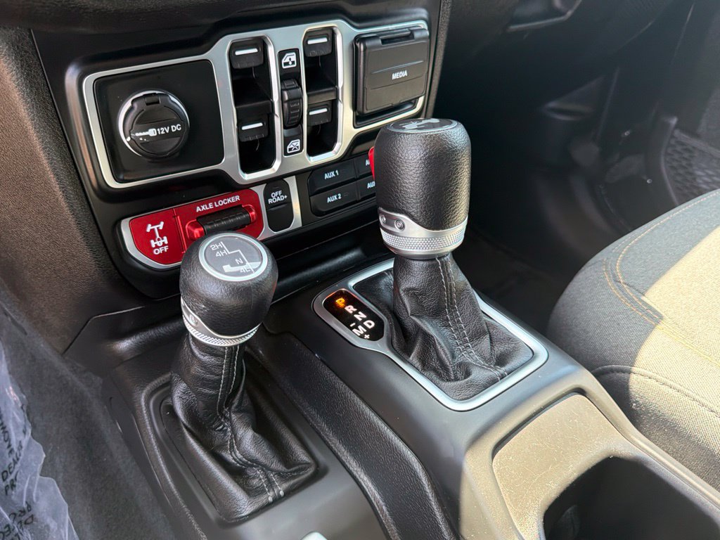Used 2025 Jeep Wrangler Unlimited Sport AWD/4WD image 29
