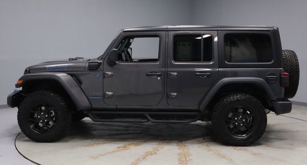 Used 2024 Jeep Wrangler Unlimited image 2