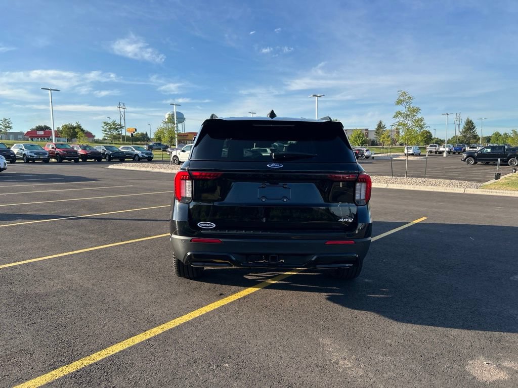 Certified 2025 Ford Explorer ST-Line w/ ST-Line Street Pack AWD/4WD image 7