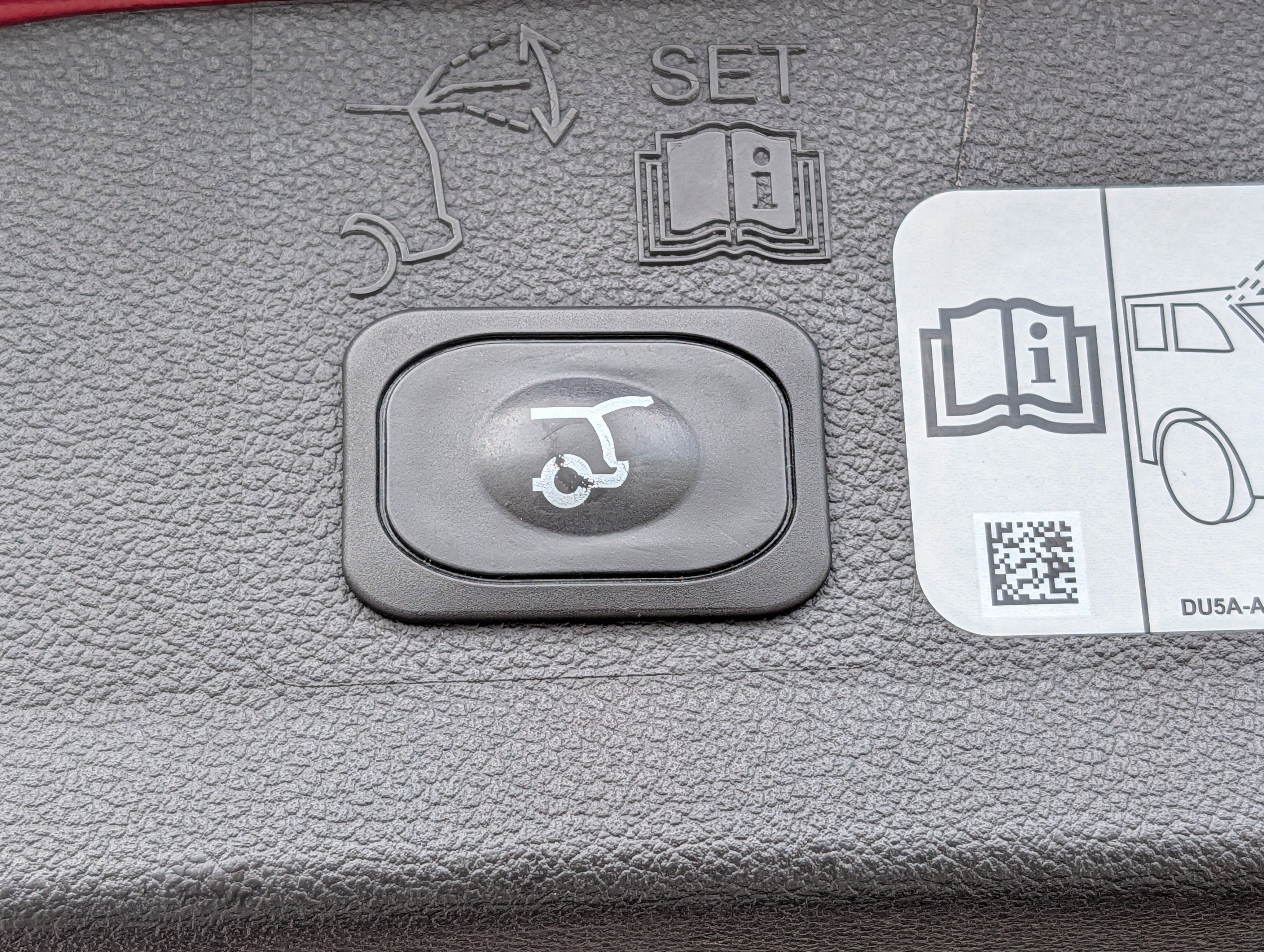 Certified 2018 Ford Escape Titanium image 14