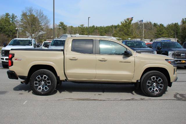 Used 2024 Chevrolet Colorado Z71 w/ Z71 Convenience Package 2 AWD/4WD image 4