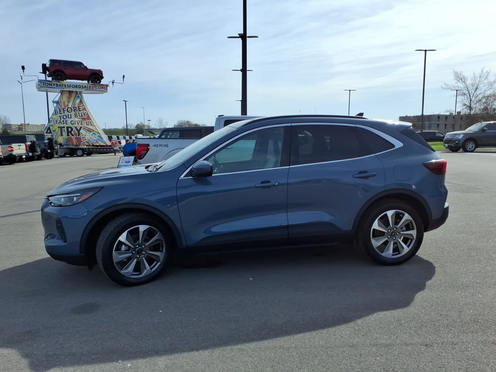 Certified 2025 Ford Escape Platinum w/ Premium Technology Package image 2