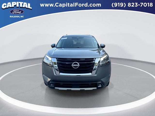 Used 2022 Nissan Pathfinder SL FWD image 3