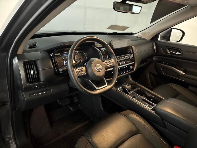 Used 2023 Nissan Pathfinder SL w/ SL Premium Package FWD image 16