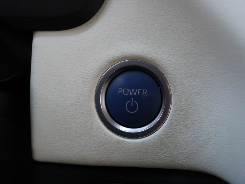 Used 2024 Toyota Sequoia Capstone AWD/4WD image 32