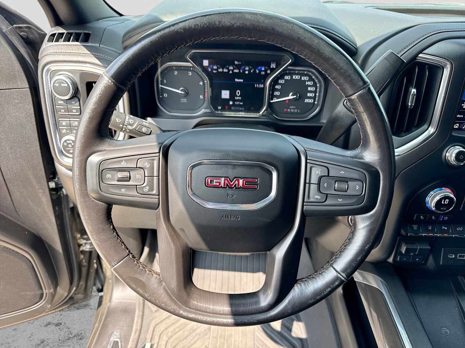 Used 2023 GMC Sierra 2500 AT4 w/ AT4 Premium Plus Package AWD/4WD image 23