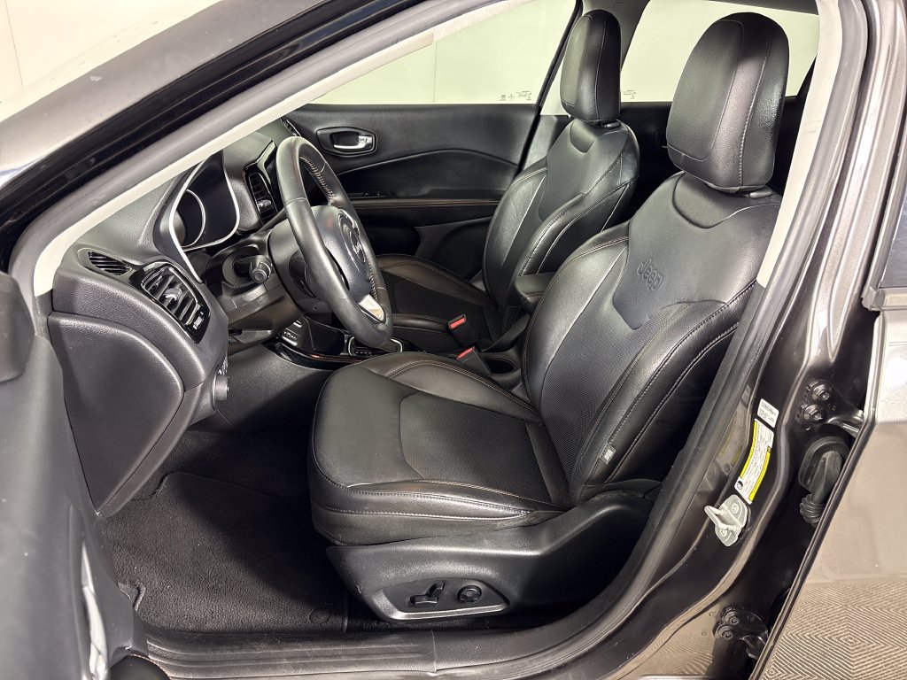Used 2018 Jeep Compass Limited w/ Navigation Group FWD image 29