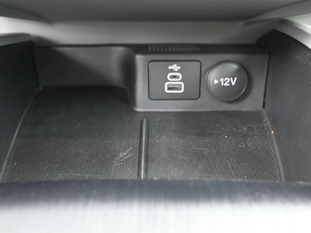 Certified 2025 Ford Escape SE w/ Class II Trailer Tow Package image 34