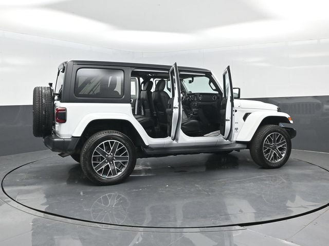 Used 2023 Jeep Wrangler Unlimited Sahara w/ Cold Weather Group AWD/4WD image 26