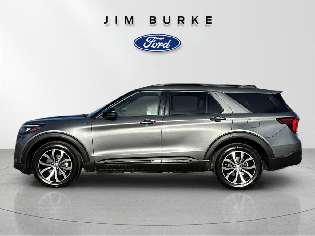 Certified 2025 Ford Explorer ST-Line AWD/4WD image 2