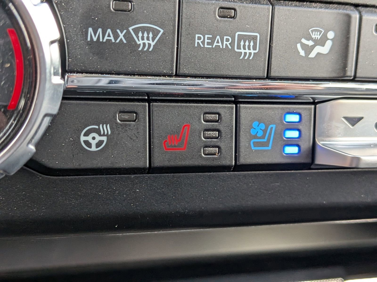 Certified 2026 Ford F250 Lariat w/ Black Appearance Package image 27