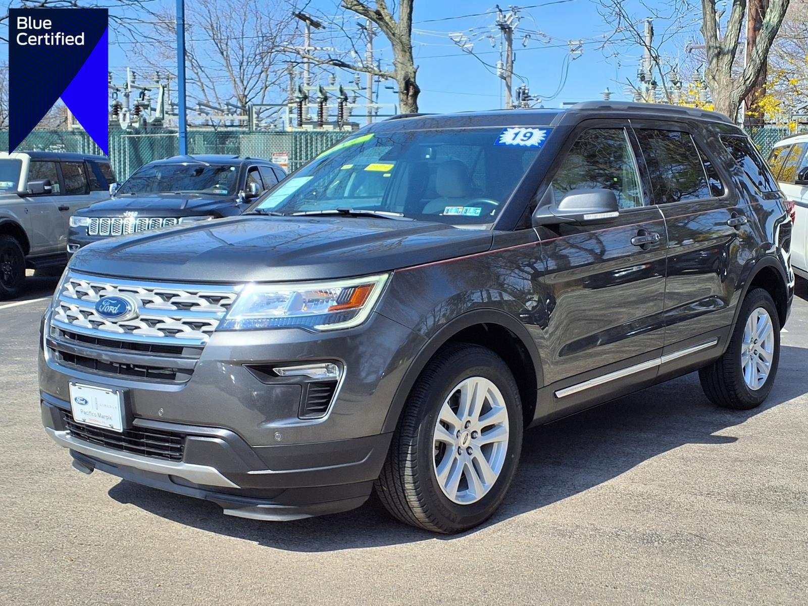Certified 2019 Ford Explorer XLT w/ Equipment Group 202A AWD/4WD image 1