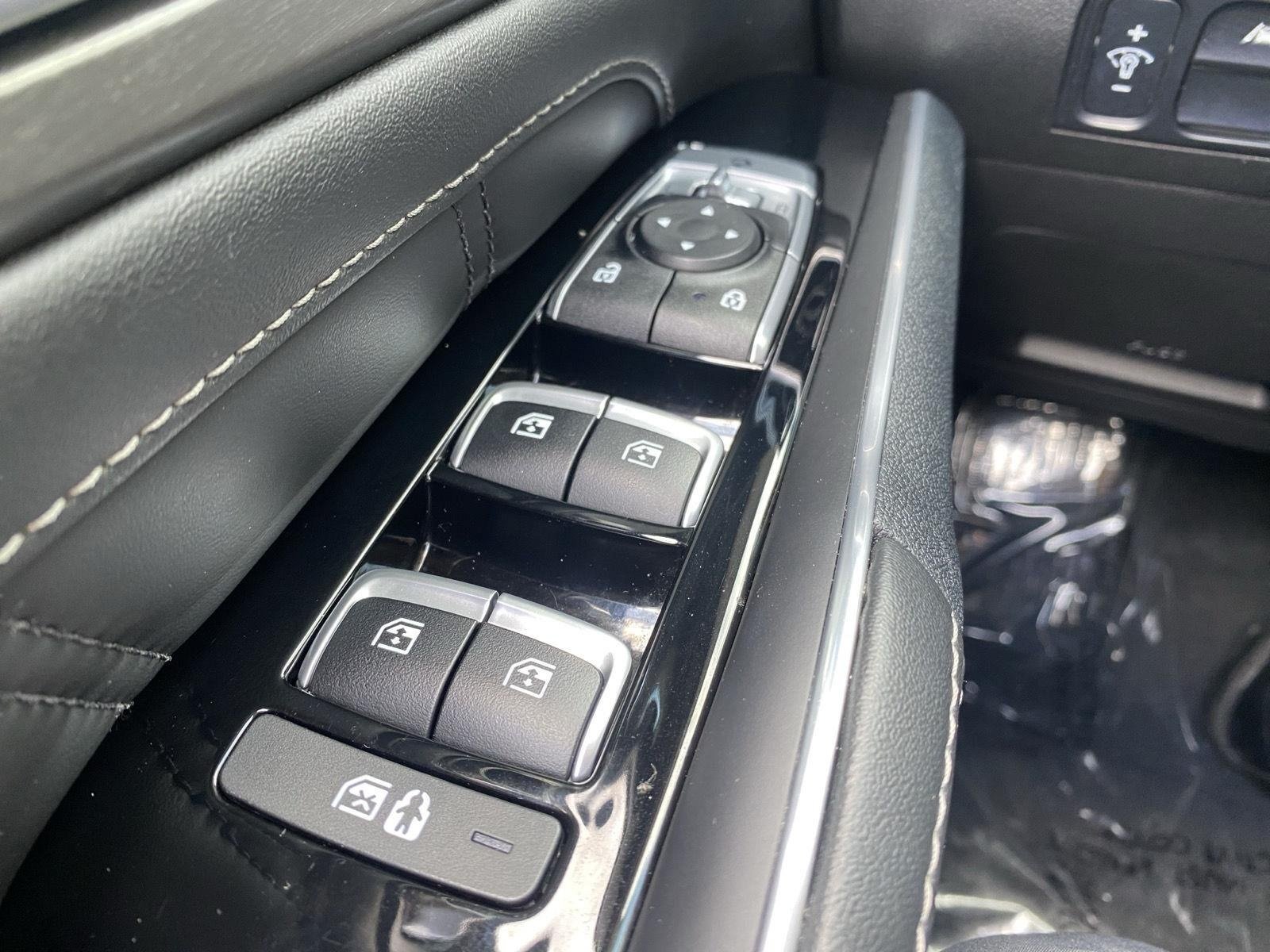 Used 2023 Kia Sorento SX AWD/4WD image 16