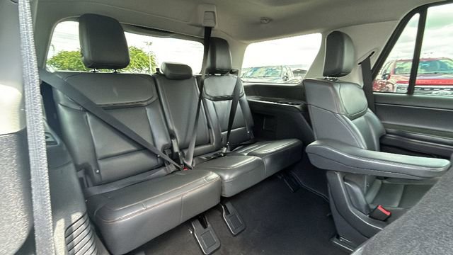 Certified 2025 Ford Expedition Active AWD/4WD image 14