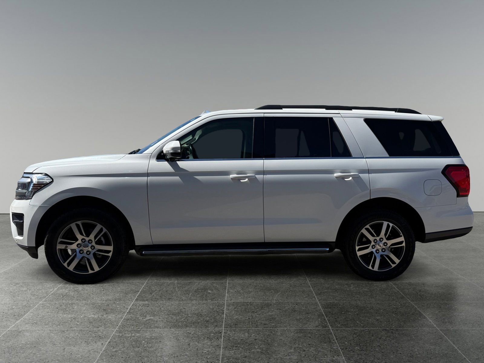 Certified 2023 Ford Expedition XLT AWD/4WD image 2