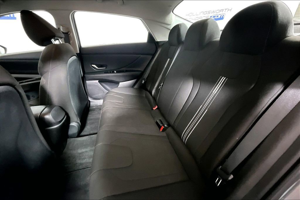 Used 2023 Hyundai Elantra SEL w/ Convenience Package image 21