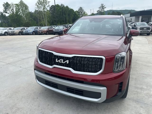 Used 2023 Kia Telluride EX w/ EX Captain's Chair Package FWD image 3