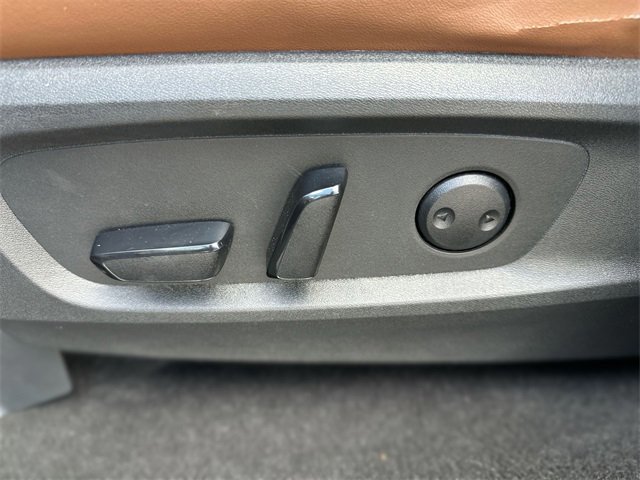 Used 2023 Nissan Pathfinder Platinum w/ Cargo Package image 13