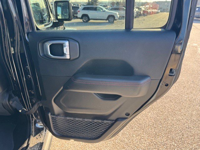 Used 2018 Jeep Wrangler Unlimited Rubicon w/ Dual Top Group image 30