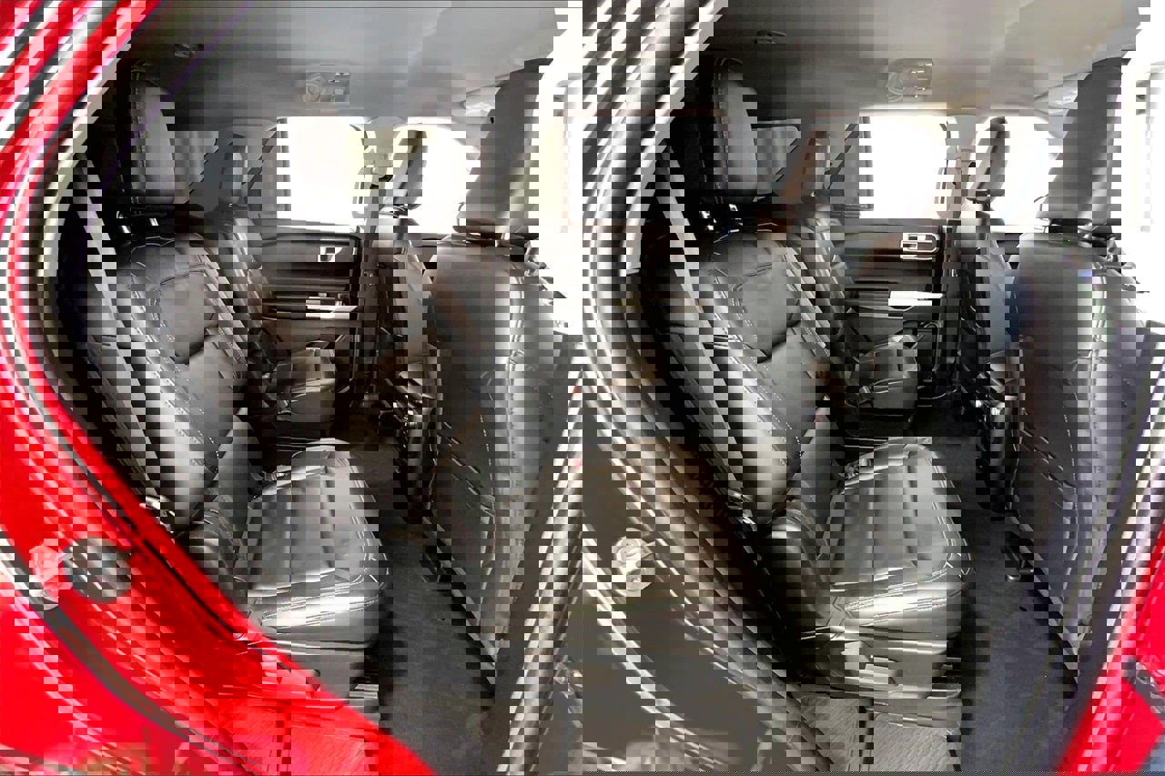 Certified 2022 Ford Explorer XLT w/ Equipment Group 202A image 20