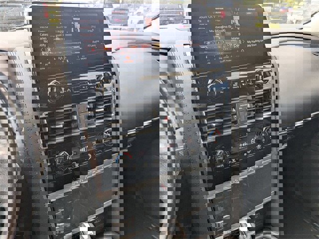 Used 2022 Nissan Armada SV w/ SV Appearance Package image 19