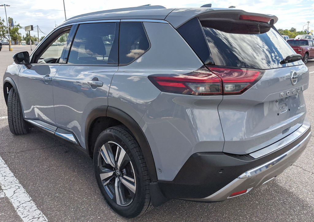 Used 2021 Nissan Rogue Platinum FWD image 4