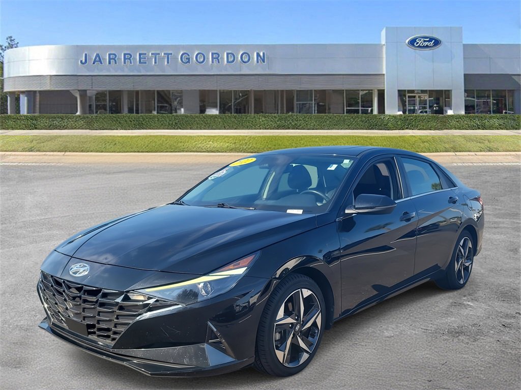 Used 2022 Hyundai Elantra SEL w/ Convenience + Premium Package image 2