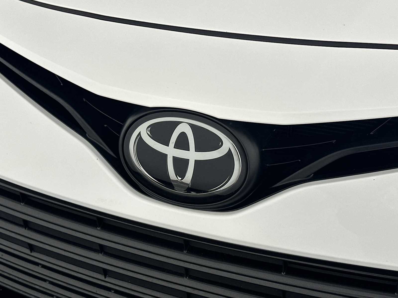 Used 2024 Toyota Camry LE w/ Convenience Package FWD image 17