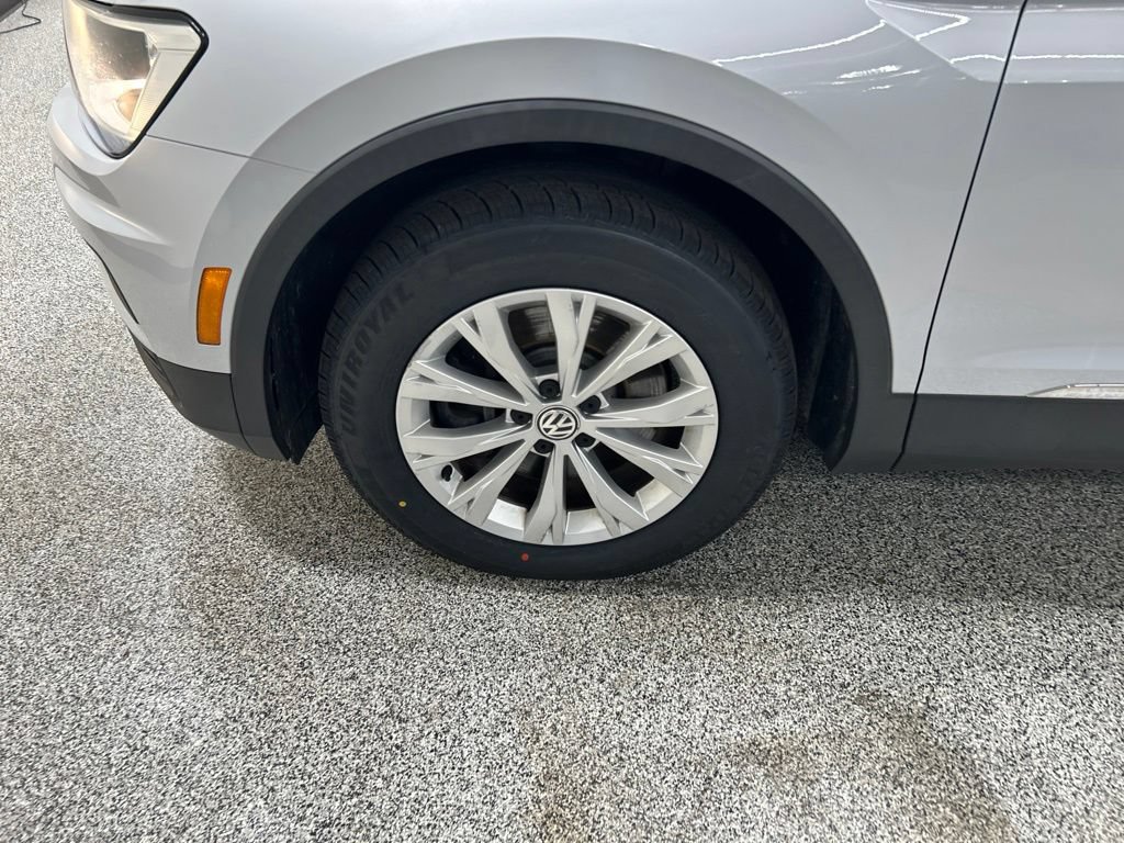 Used 2018 Volkswagen Tiguan SE w/ Panoramic Sunroof Package AWD/4WD image 28