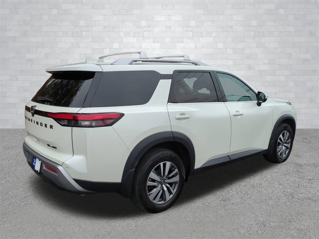 Used 2023 Nissan Pathfinder SL w/ Lighting Package (N92) image 5