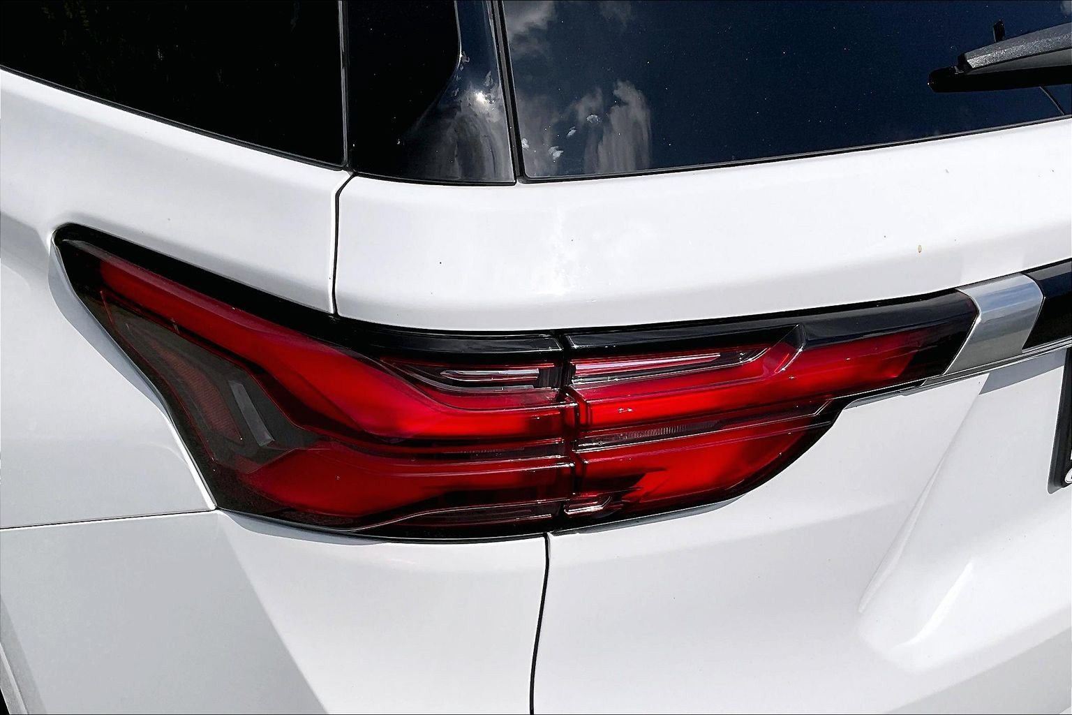 Used 2023 Chevrolet Traverse Premier AWD/4WD image 30