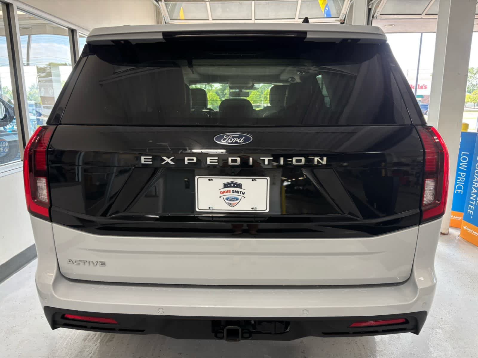 Certified 2025 Ford Expedition Active AWD/4WD image 9
