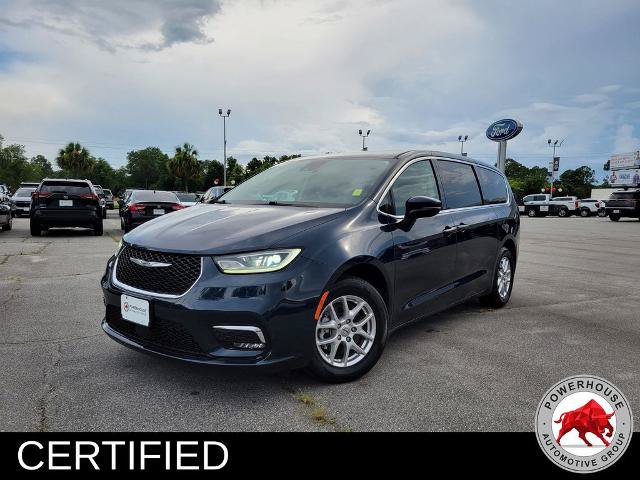 Used 2023 Chrysler Pacifica Touring-L FWD image 1