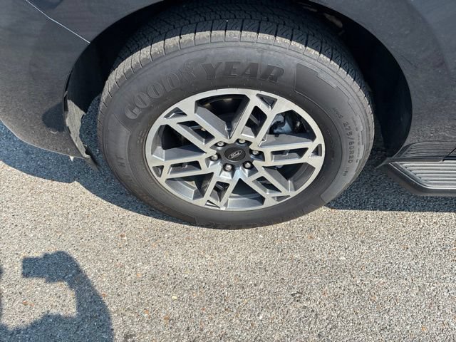 Certified 2025 Ford Expedition Active RWD image 32