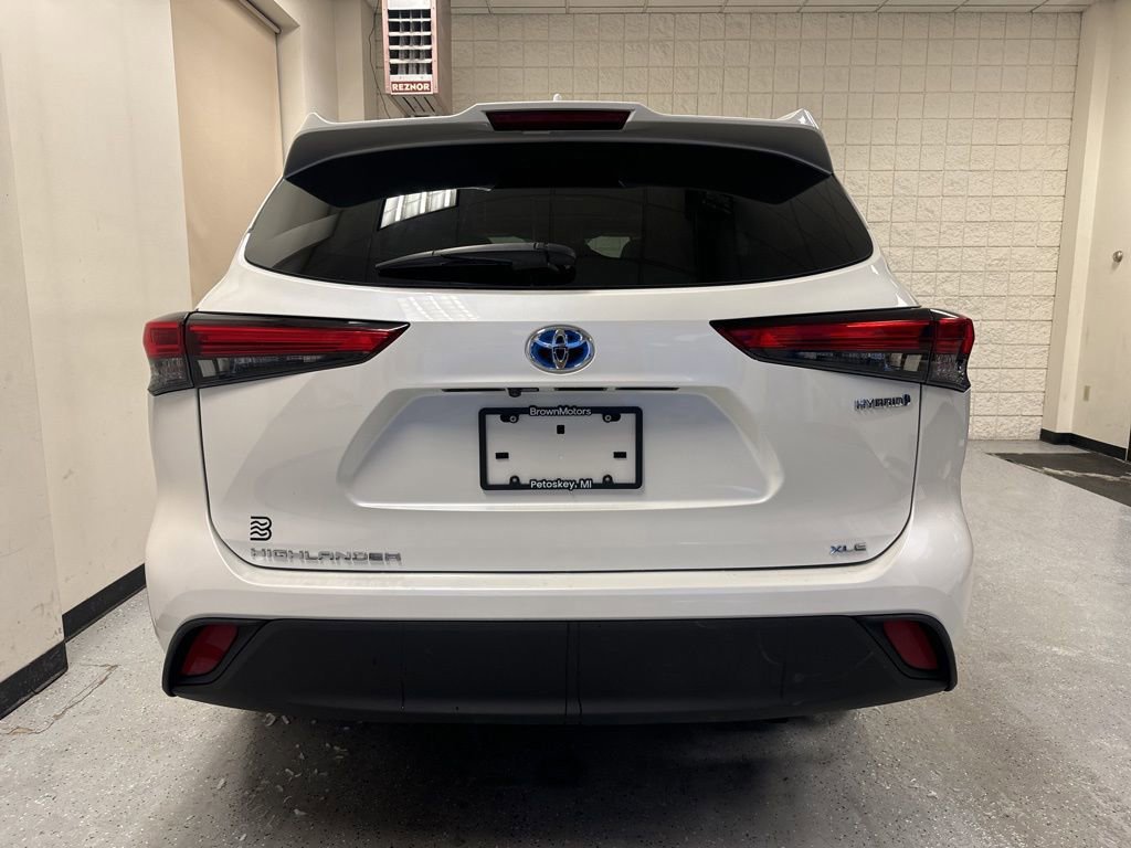Used 2020 Toyota Highlander XLE image 6