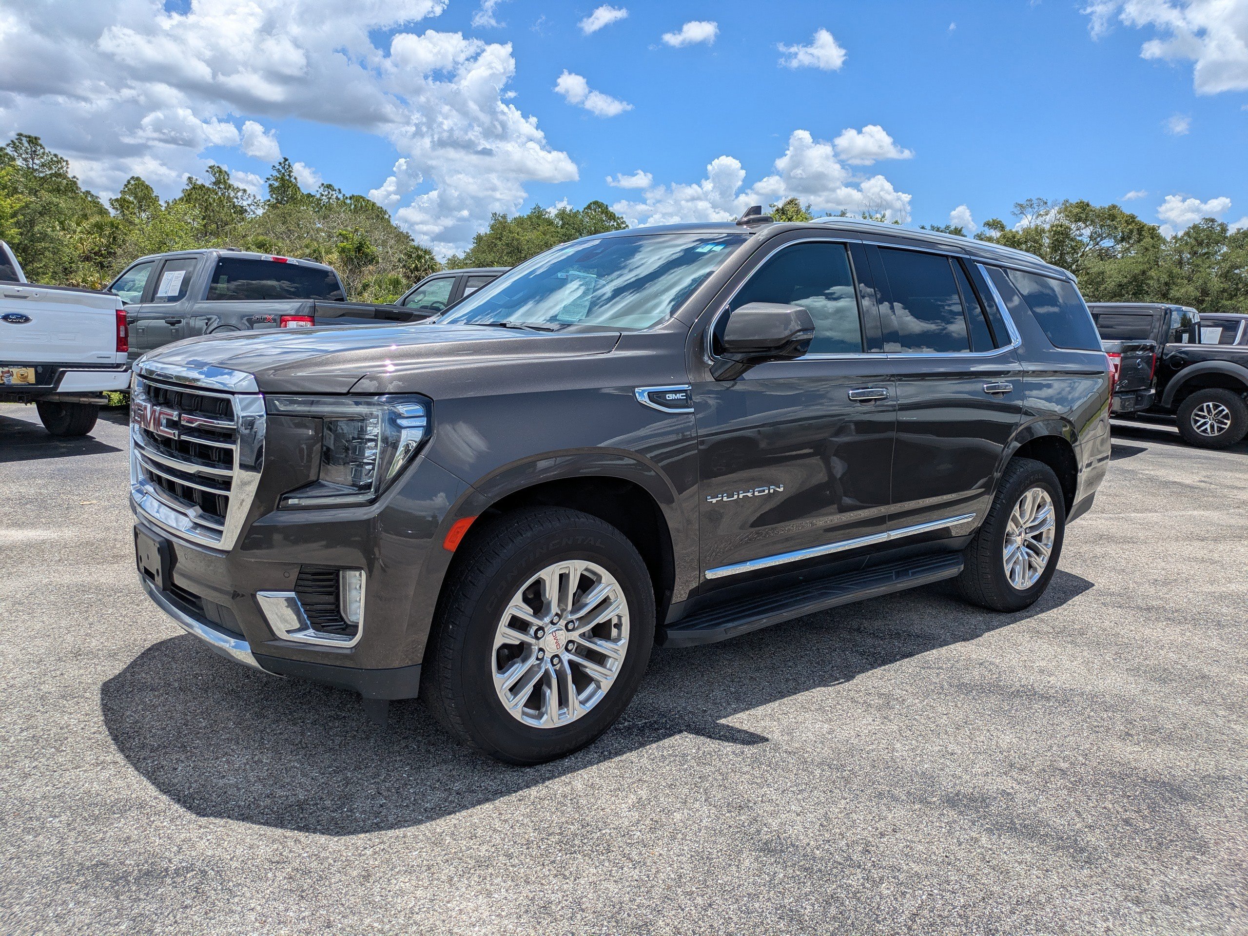 Used 2021 GMC Yukon SLT w/ SLT Premium Package AWD/4WD image 8