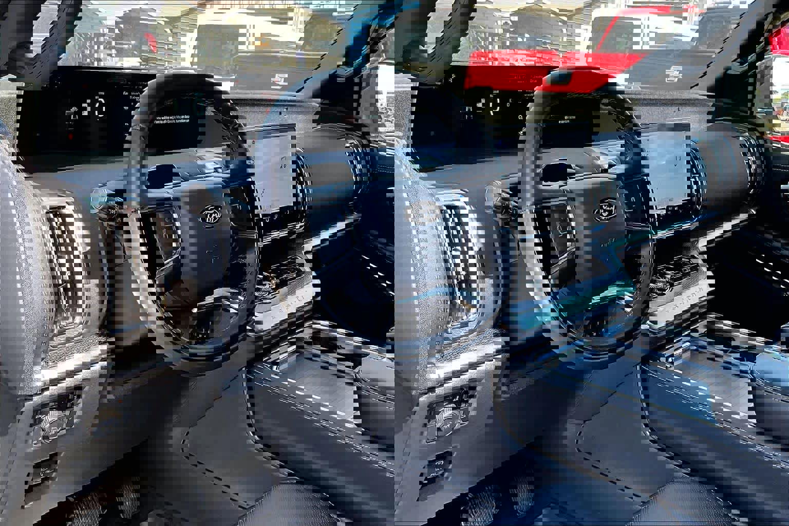 Certified 2025 Ford Expedition Platinum w/ Stealth Appearance Package image 20