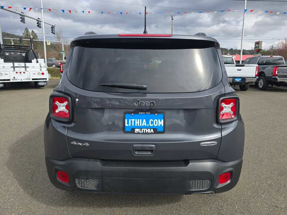 Used 2022 Jeep Renegade Latitude image 4