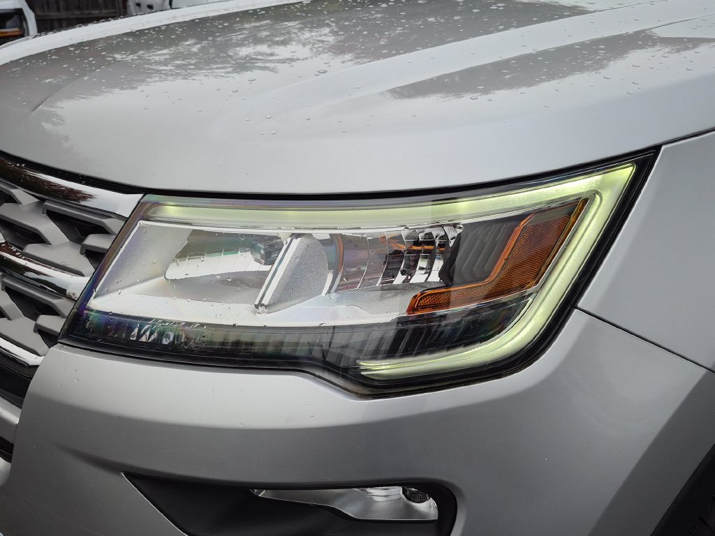 Certified 2018 Ford Explorer Limited AWD/4WD image 3