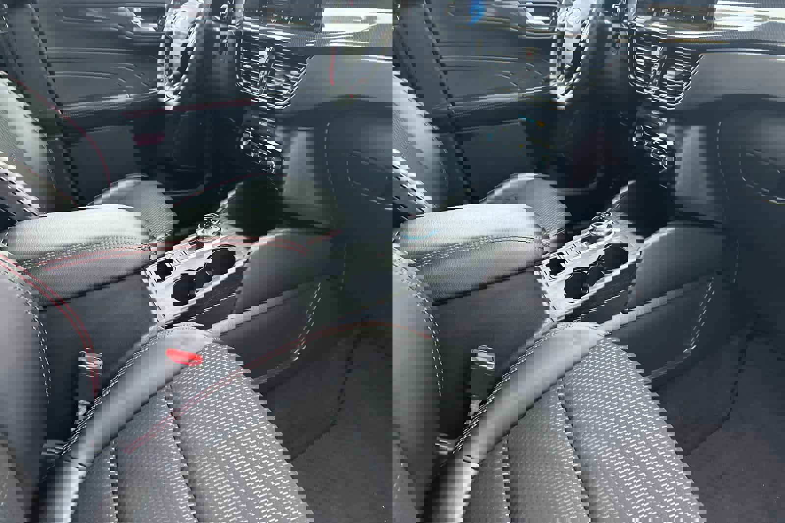 Certified 2025 Ford Escape ST-Line w/ Tech Pack #1 image 16