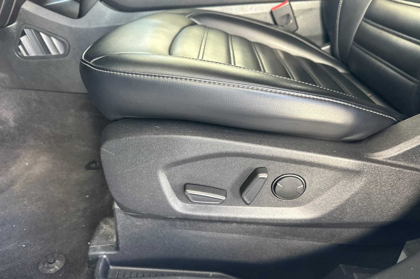 Certified 2024 Ford Edge SEL AWD/4WD image 12