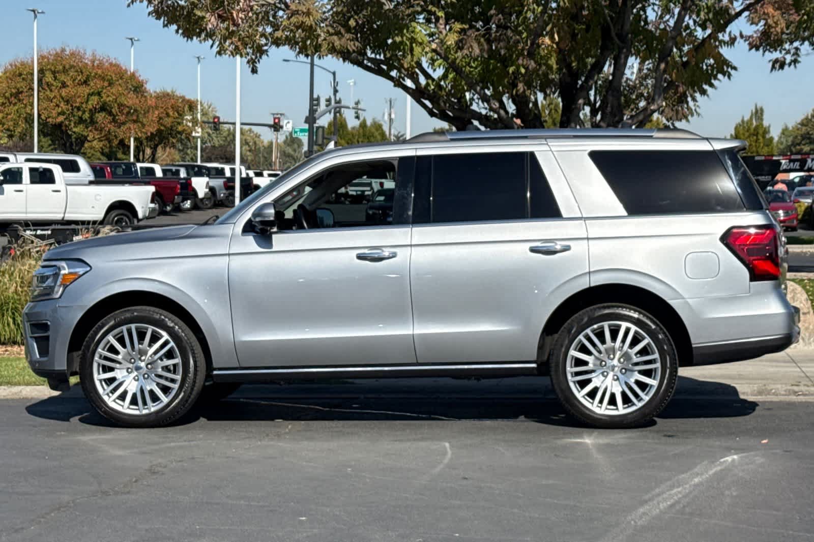 Certified 2024 Ford Expedition Limited AWD/4WD image 5