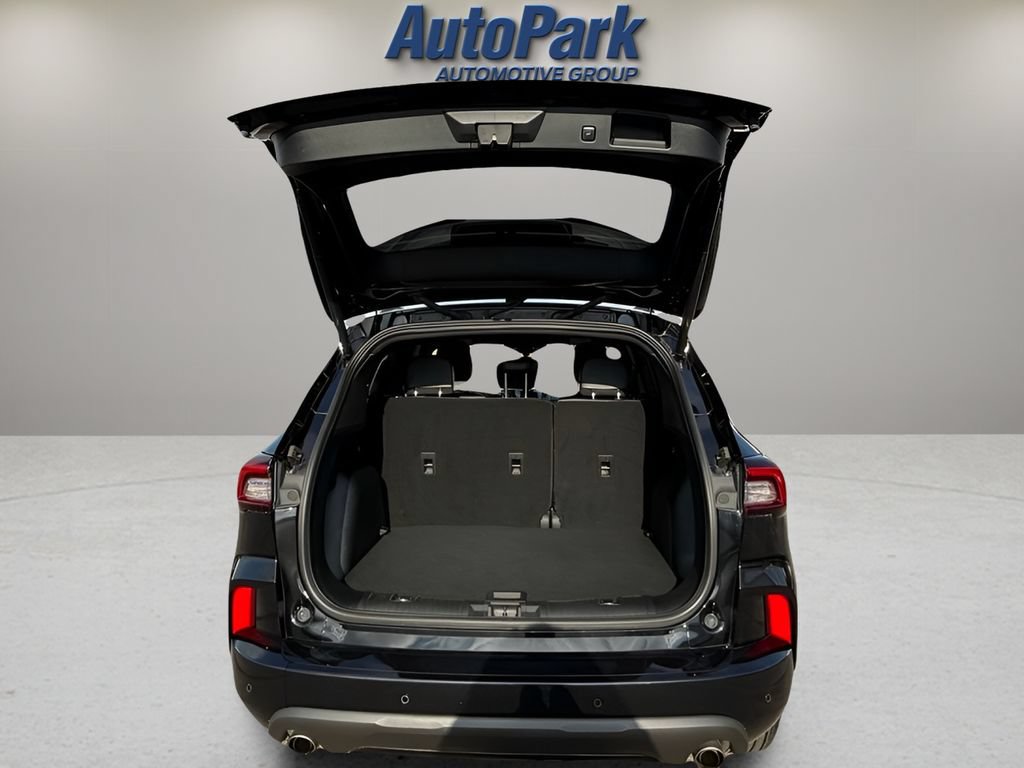 Certified 2023 Ford Escape ST-Line w/ Tech Pack #1 AWD/4WD image 18