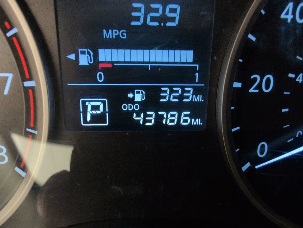 Used 2025 Nissan Versa S FWD image 24