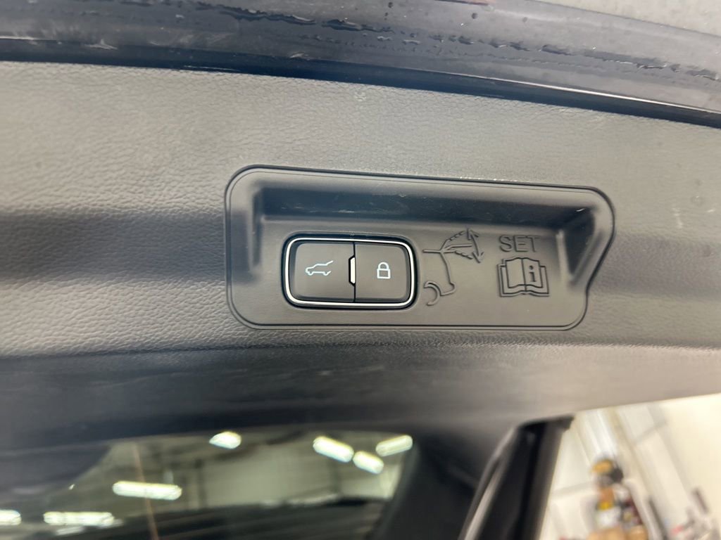 Certified 2024 Ford Explorer XLT w/ Class IV Trailer Tow Package image 30