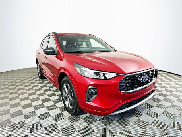 Certified 2023 Ford Escape ST-Line w/ Tech Pack #1 AWD/4WD image 4