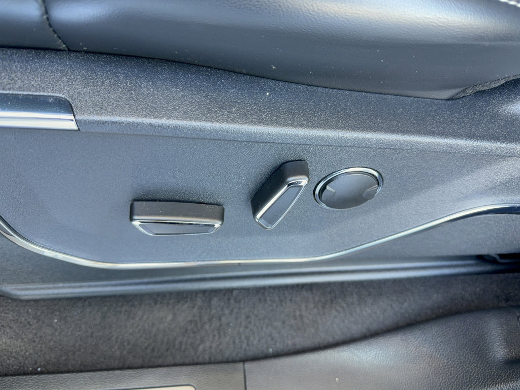 Certified 2023 Ford F150 Platinum w/ Equipment Group 701A High image 41